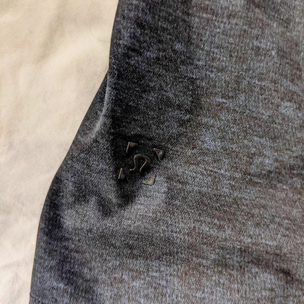 Men's LuluLemon Athletic Work Out Shorts | 9" Active Wear Medium Black/Gray - Picture 3 of 3